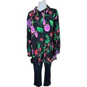 Woman with Control Wardrobe Warrier 2-Piece Traverler Set Safari/Black 1X PETITE